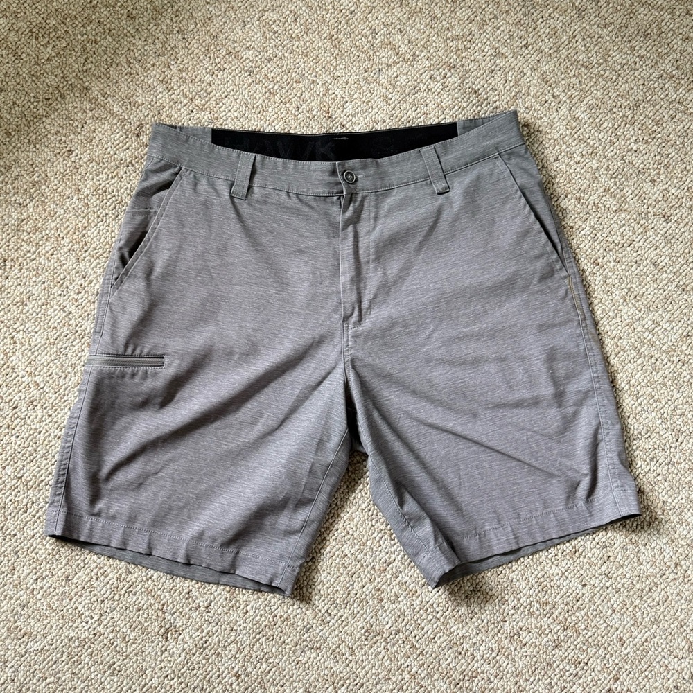 Stylish Gray Flat Front Men's Shorts